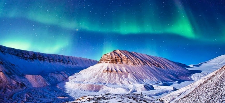 isole-svalbard-aurora-boreale-sopra-arca-dei-semi